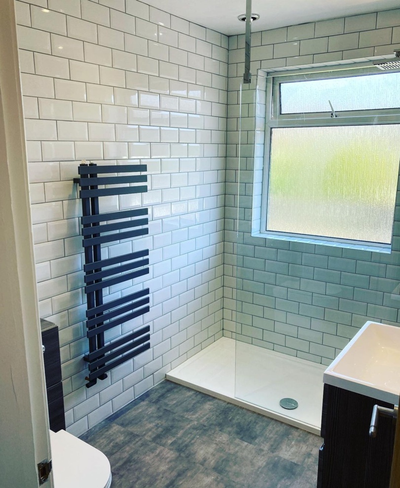 Yellow Duck installed contemporary bathroom shower and radiator